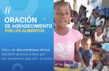 Niños de Africa Orando